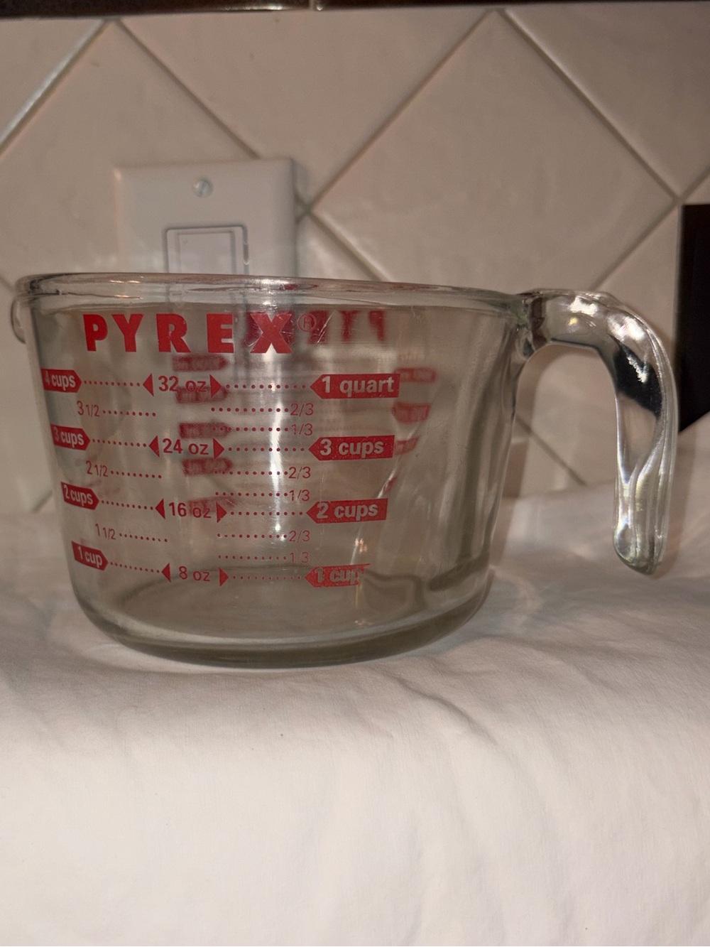 Vintage Pyrex 4 Cup/1 Qt/32 oz J Handle Red Letters Glass Measure Cup USA